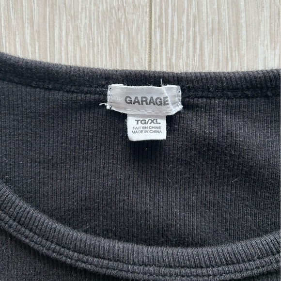 Black garage cropped long sleeve - Picture 2 of 2